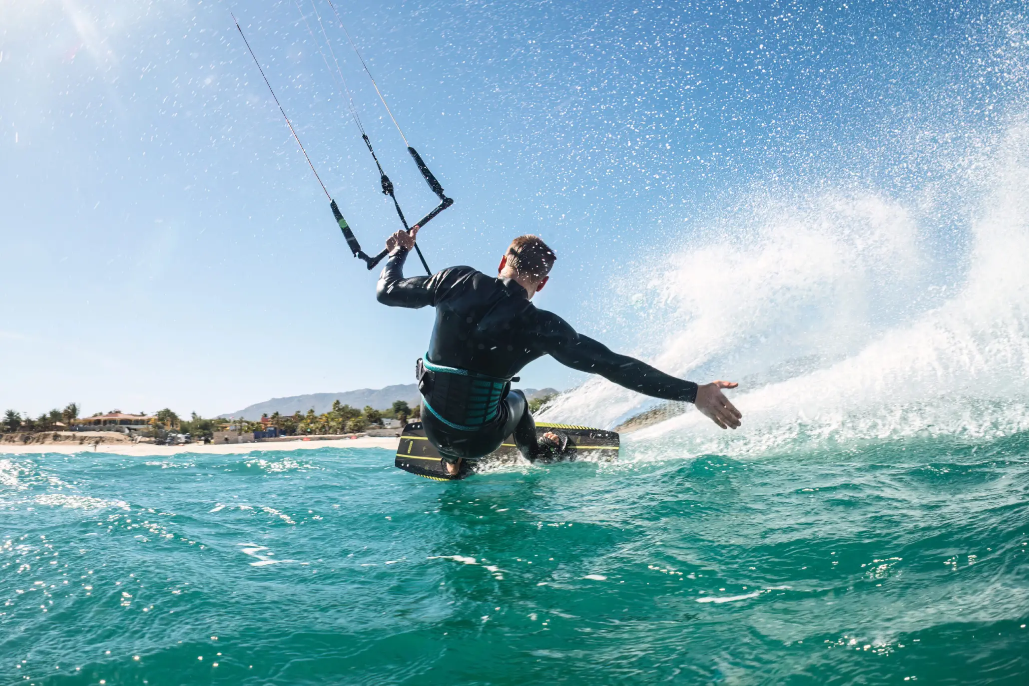 Kitesurf en Suisse : les meilleurs spots du Lac de Neuchâtel et au-delà